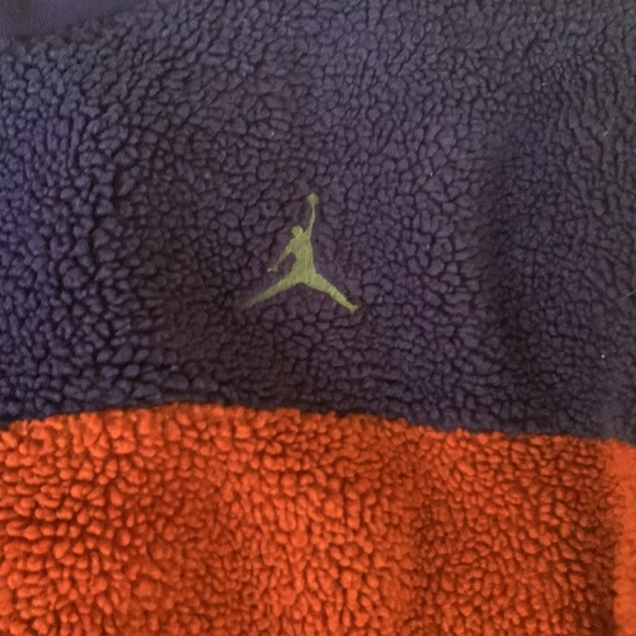 Nike Jordan sweatshirt - Picture 2 of 3